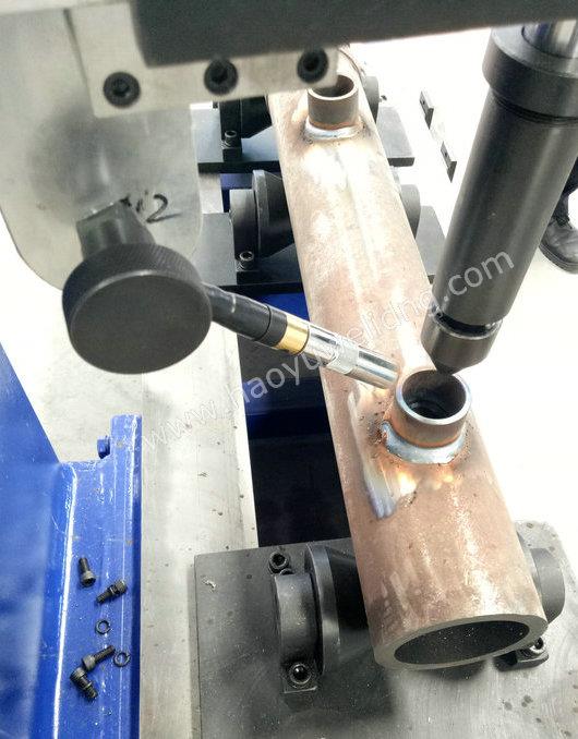 Mașină automată de sudare a tipurilor Automatic Nipple Welding Machine